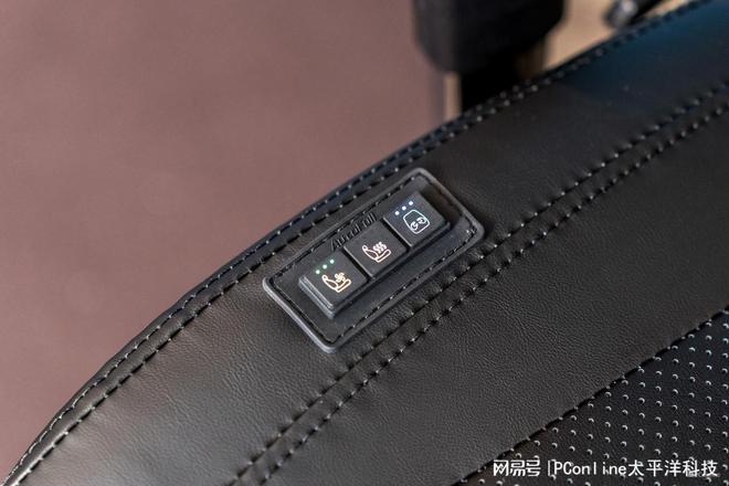 级电竞椅 — 傲风M6Pro+体验瓦力棋牌试玩坐上真就不想起来！职业(图2)