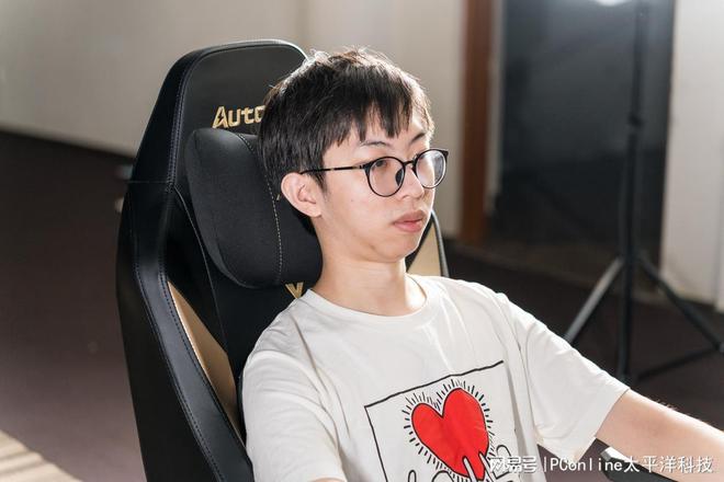 级电竞椅 — 傲风M6Pro+体验瓦力棋牌试玩坐上真就不想起来！职业(图7)