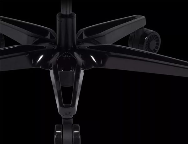 2499元：人体工学设计 4D可调节扶手